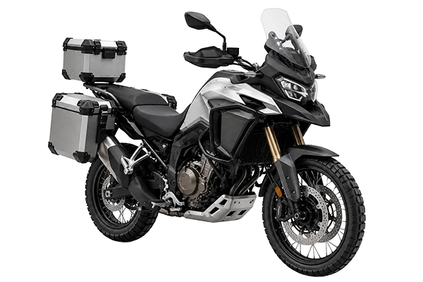 Moto adventure con valigie per pneumatici adventure